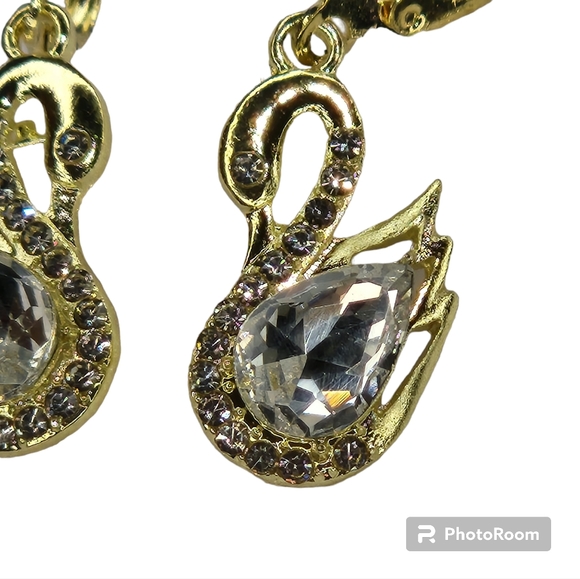 Elegant Gold CrystalSwan Earrings Pear Crystal Drop Earrings Trendy NWT - Picture 2 of 5